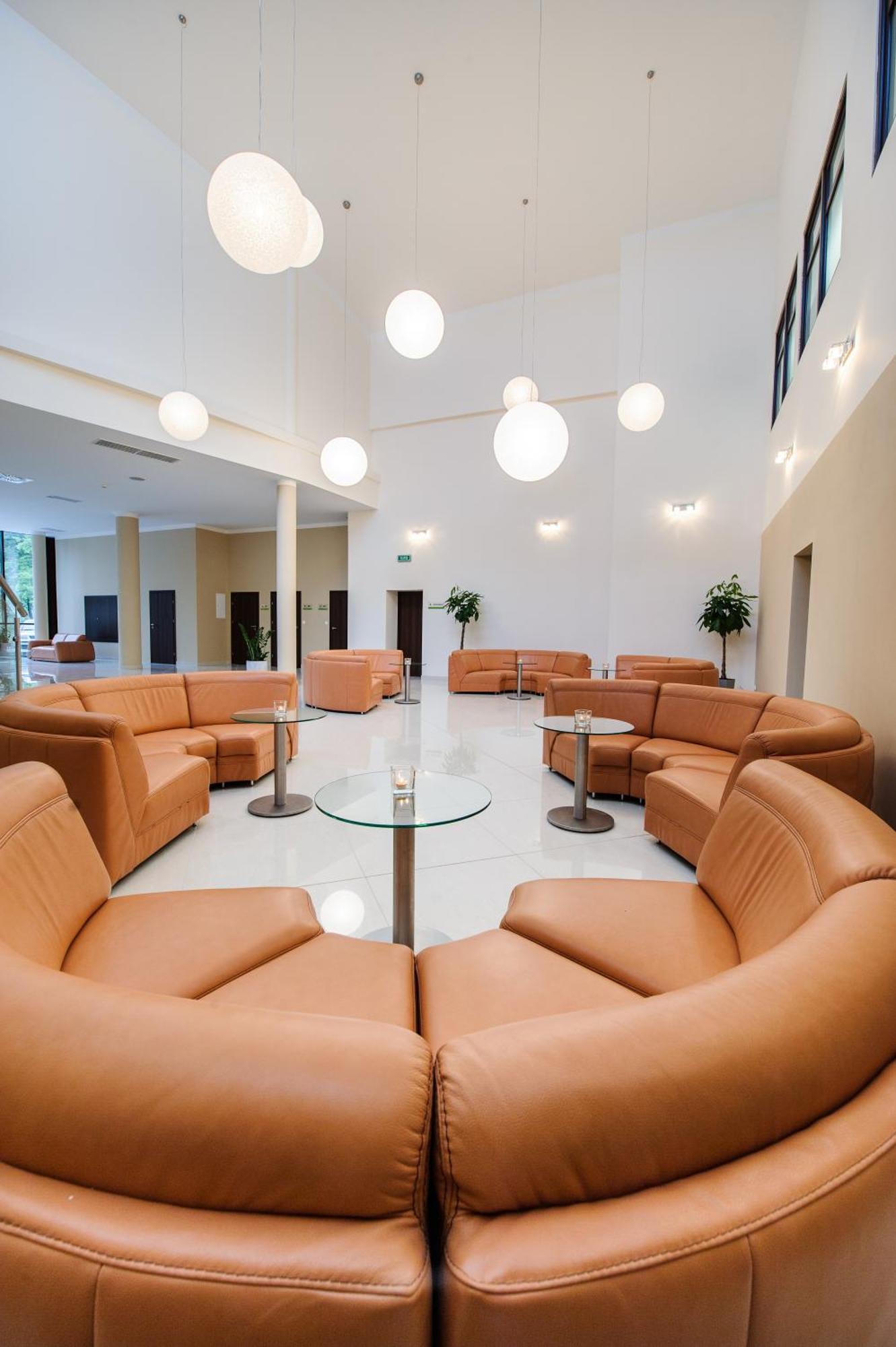 Hotel Trzebnica Εξωτερικό φωτογραφία