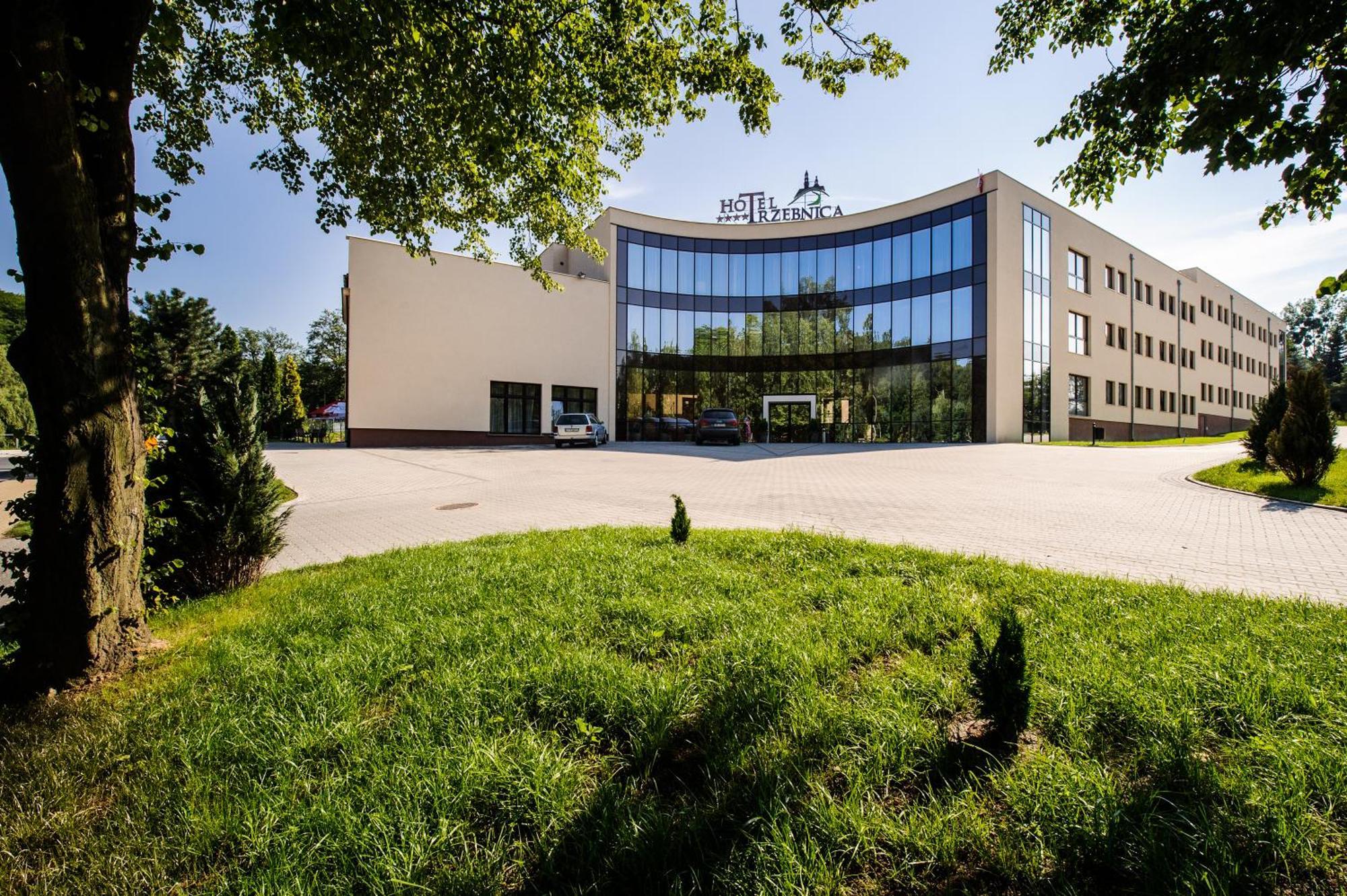 Hotel Trzebnica Εξωτερικό φωτογραφία