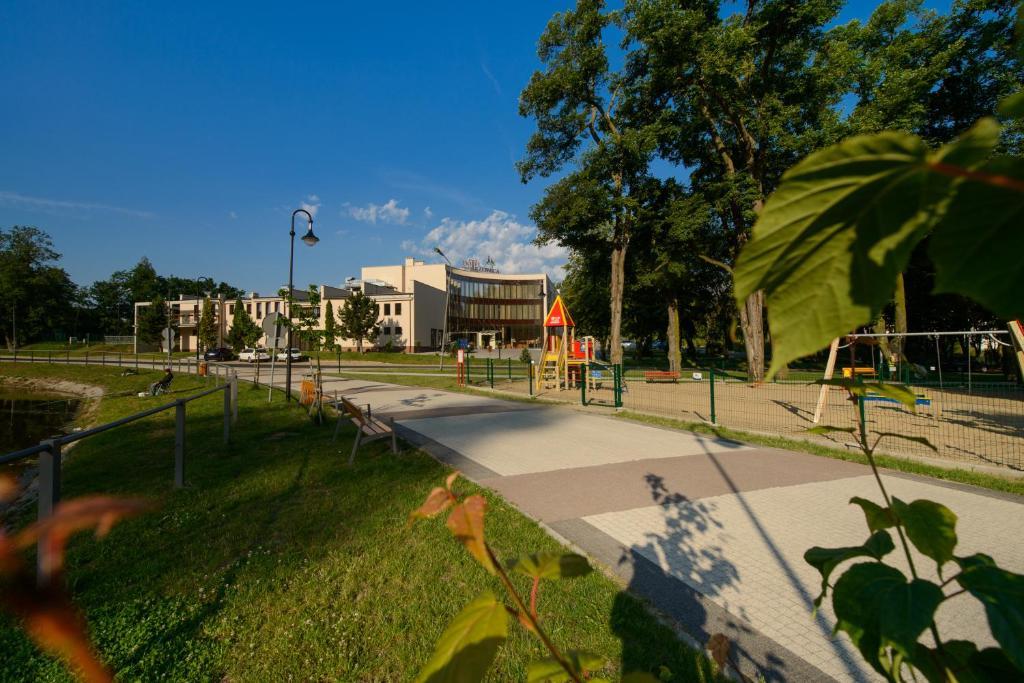 Hotel Trzebnica Εξωτερικό φωτογραφία