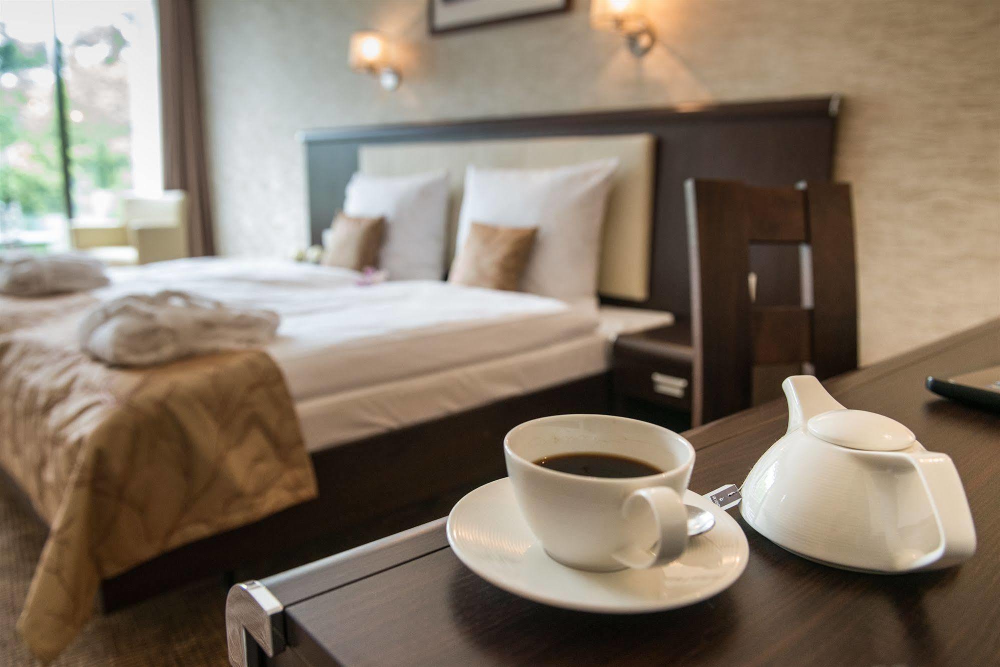 Hotel Trzebnica Εξωτερικό φωτογραφία